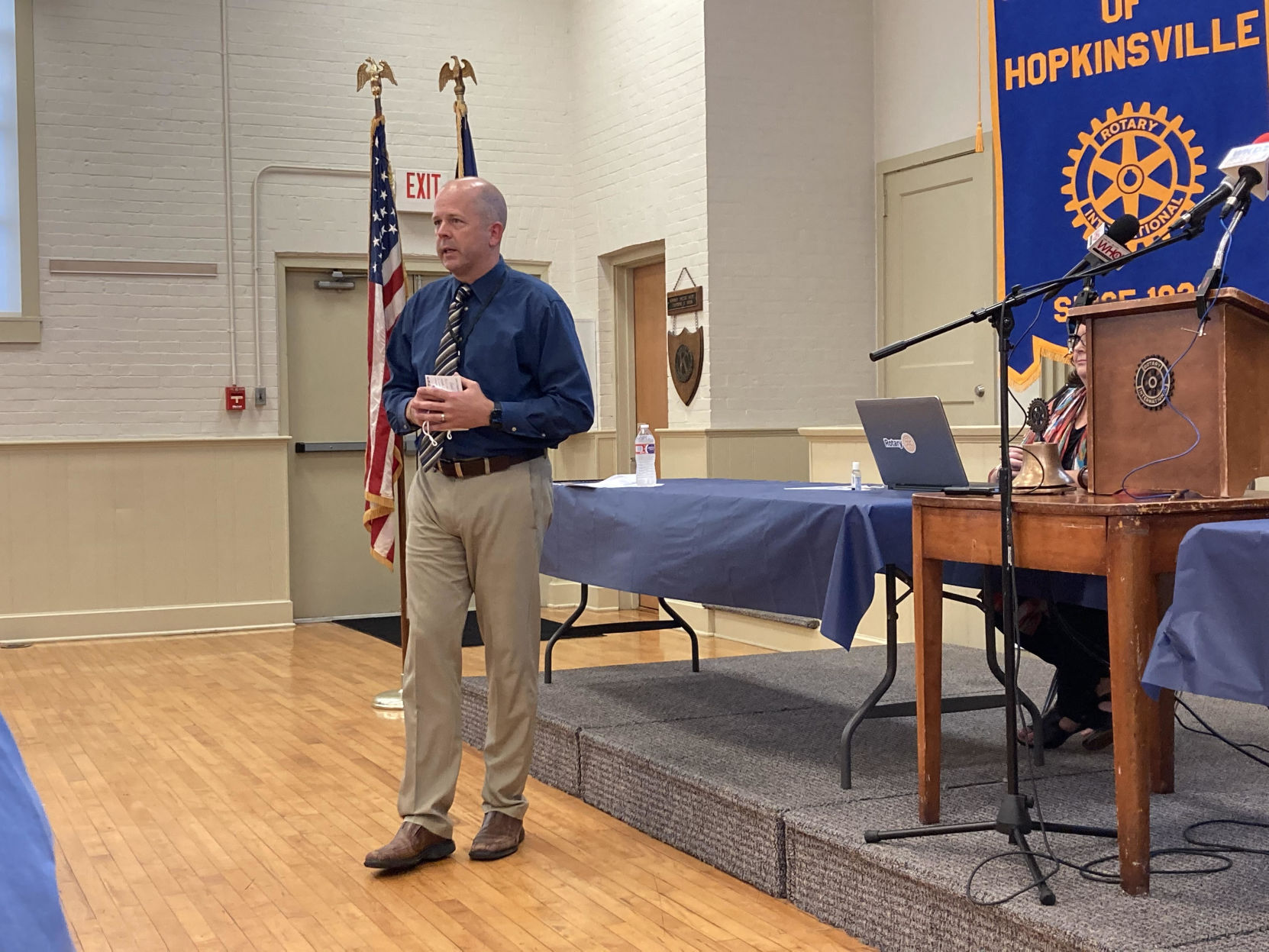 Bentzel speaks to Rotary